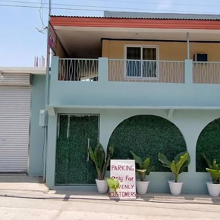 Havenly Guesthouse And Body Massage Spa Moalboal Exterior foto